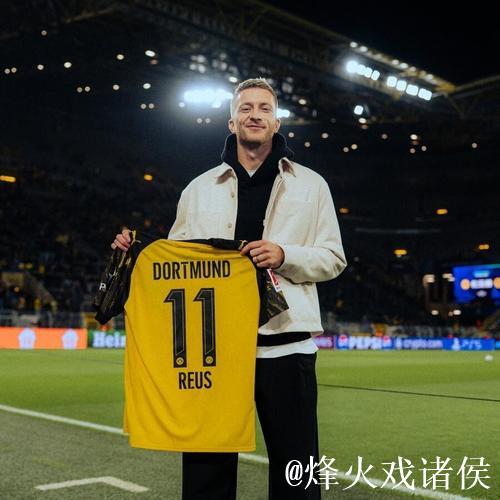 罗伊斯重返多特主场,俱乐部官方社媒发文欢迎 罗伊斯重返多特主场,俱乐部官方社媒发文欢迎